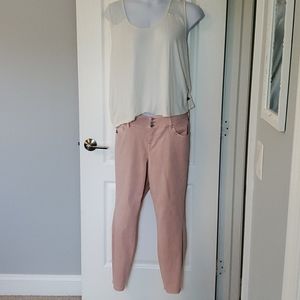 Torrid Peach Jegging size 18. New w/o tags